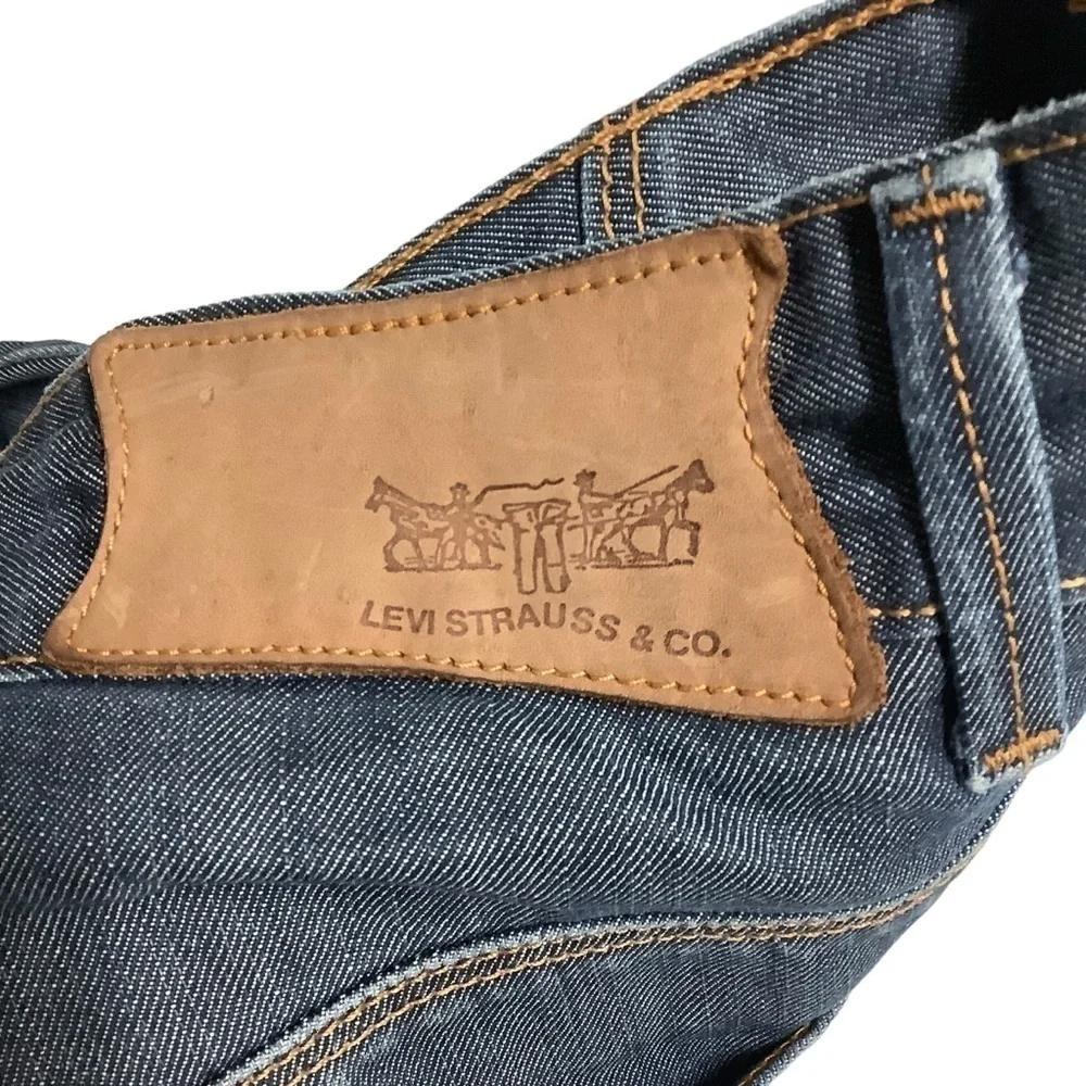 Levi’s 562 Men’s Red Tab Boot Cut Fit Blue Jeans Size 32 / 28